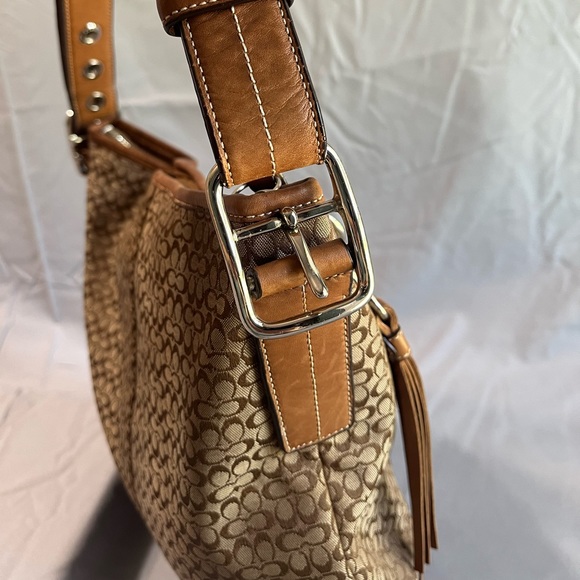 AUTHENTIC Coach convertible cross body - Picture 7 of 16